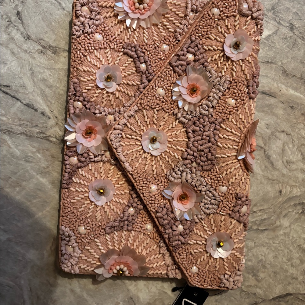 Lulu's Blush Pink Floral Clutch - Picture 5 of 8